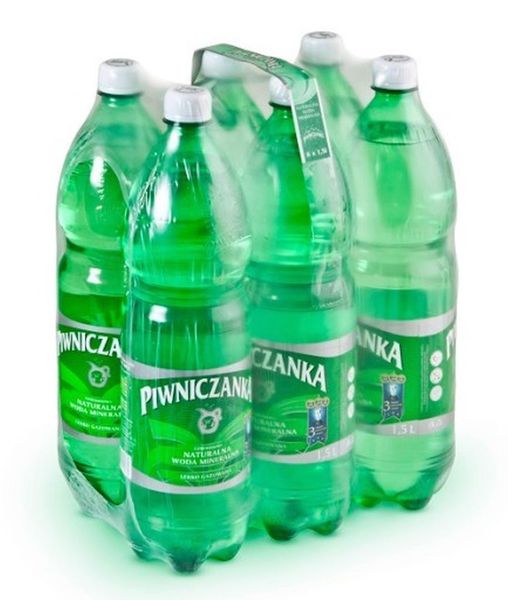 Piwniczanka Naturalna woda średnionasycona CO2 1,5l